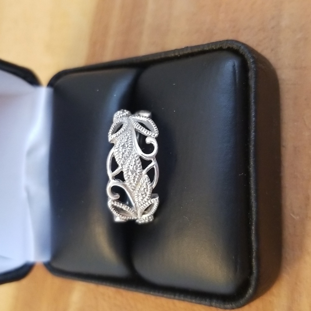 Vintage Sterling Silver Filigree Leaf & Diamond Band